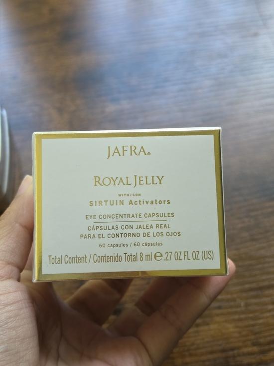 JAFRA Other - JAFRA Royal Jelly Eye Concentrate Capsules with Sirtuin Activators (60 Ct)